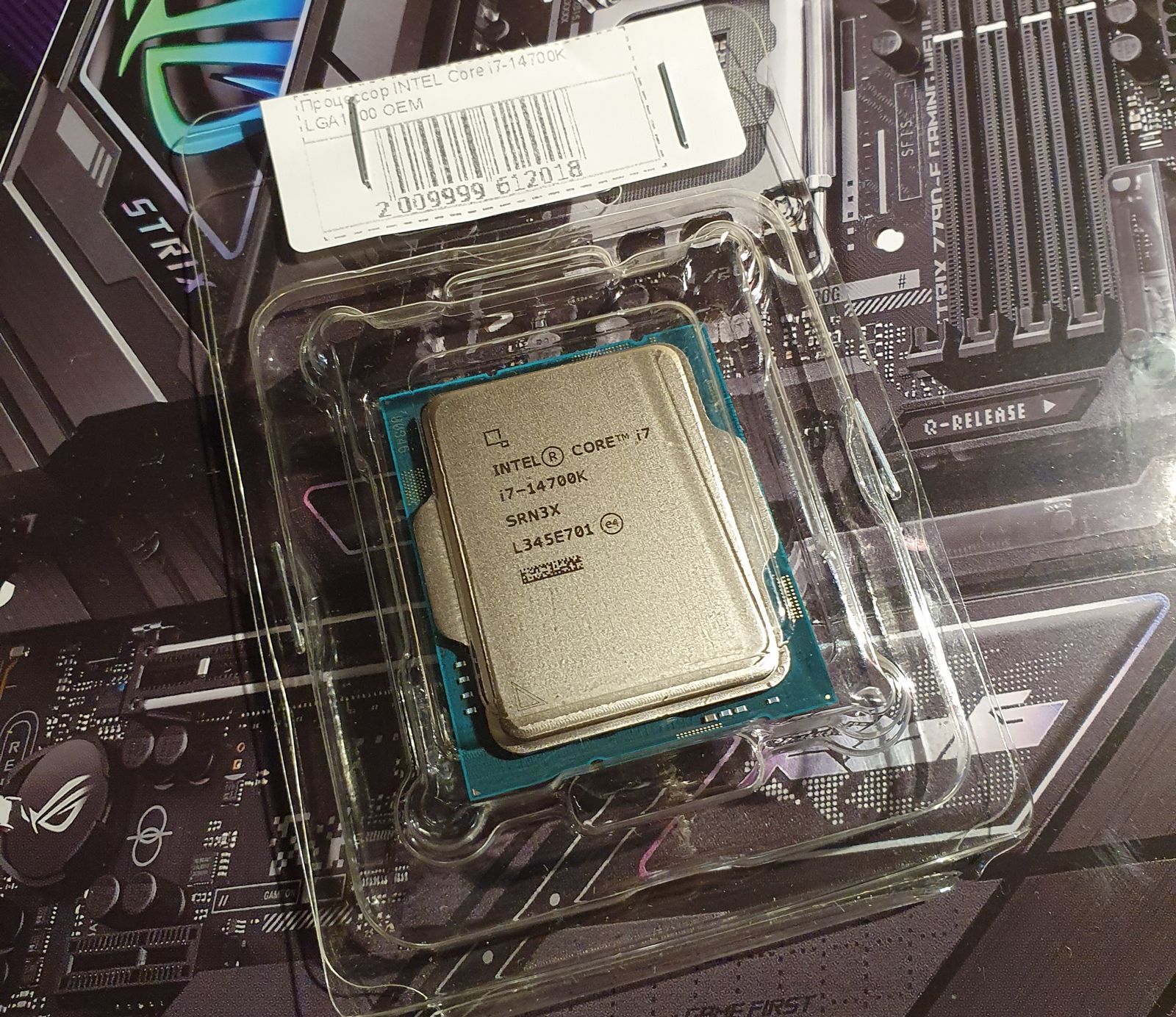 Intel Core i7-14700K CPU - $289